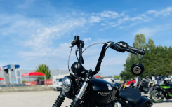 TRIUMPH Bonneville Bobber Black 1200