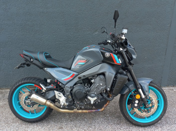 YAMAHA MT-09