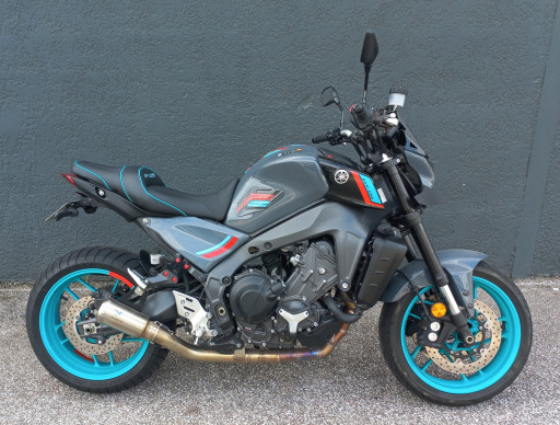 YAMAHA MT-09