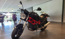 DUCATI 695 MONSTER