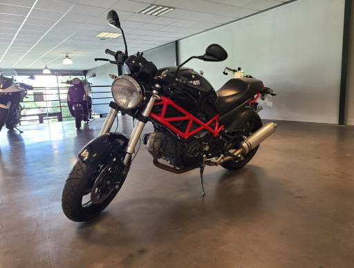 DUCATI 695 MONSTER