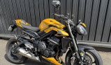 TRIUMPH STREET TRIPLE 765 RS - Cosmic Yellow