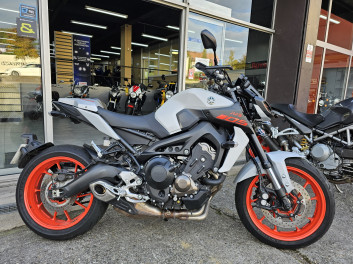 YAMAHA MT-09
