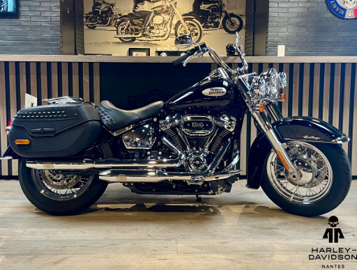 HARLEY-DAVIDSON SOFTAIL HERITAGE 1868 CLASSIC