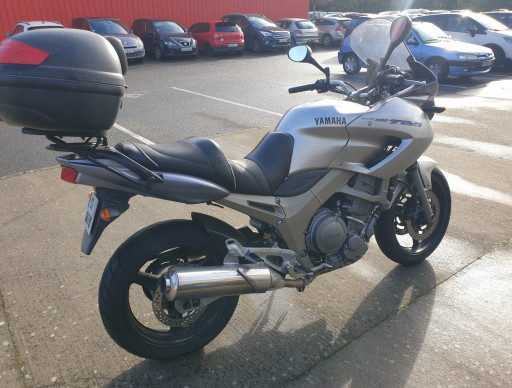 YAMAHA TDM 900 roulante dans l
