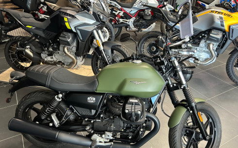 MOTO GUZZI V7 STONE 850CM3 NEUVE 0KM DESTOCKAGE