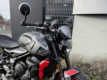 TRIUMPH TRIDENT 660