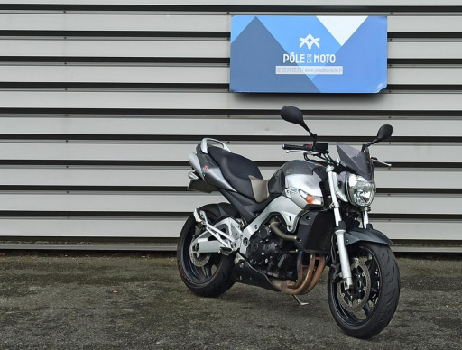 SUZUKI GSR 600