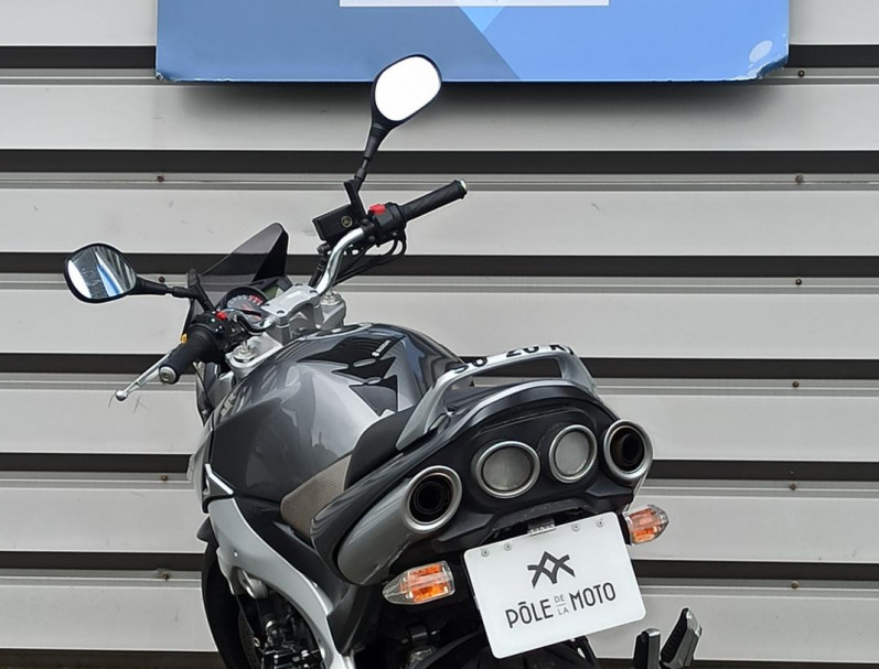 SUZUKI GSR 600