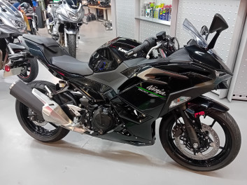 KAWASAKI Ninja 500