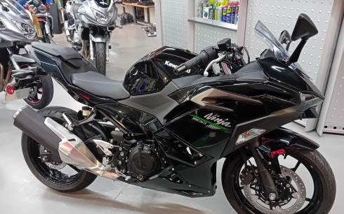 KAWASAKI Ninja 500