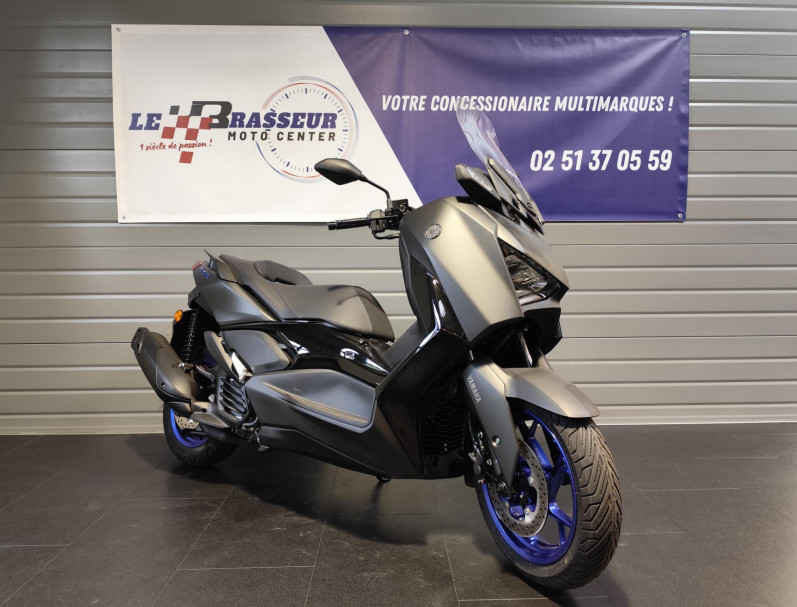 YAMAHA XMAX 125