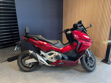 HONDA Forza 750
