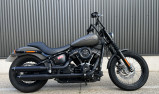 HARLEY-DAVIDSON SOFTAIL STREET BOB 1745