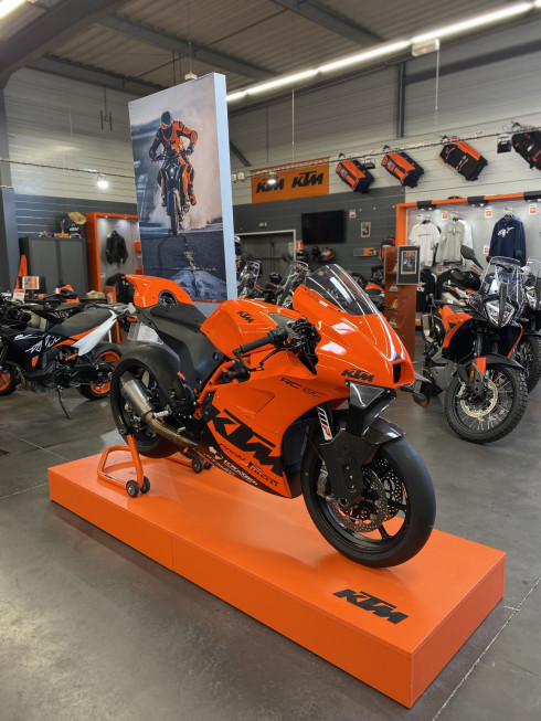 KTM RC 8C