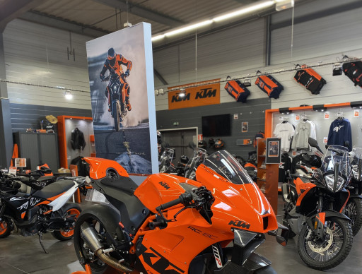 KTM RC 8C
