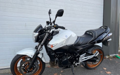 SUZUKI GSR 600