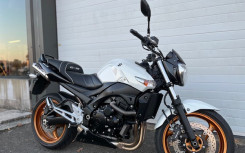 SUZUKI GSR 600