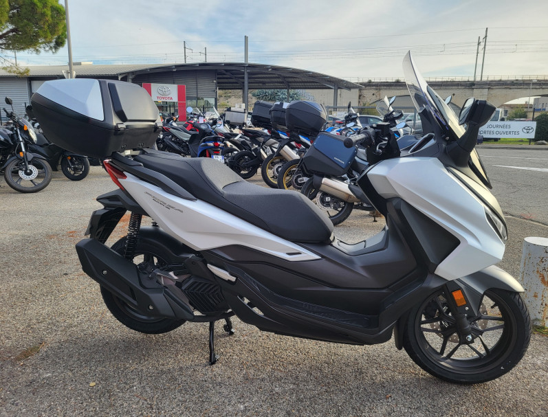 HONDA NSS FORZA 125 top box nss125 125nss