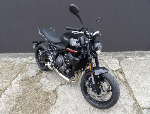 TRIUMPH TRIDENT 660