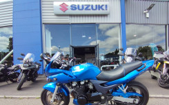 KAWASAKI ZR-7 S A2