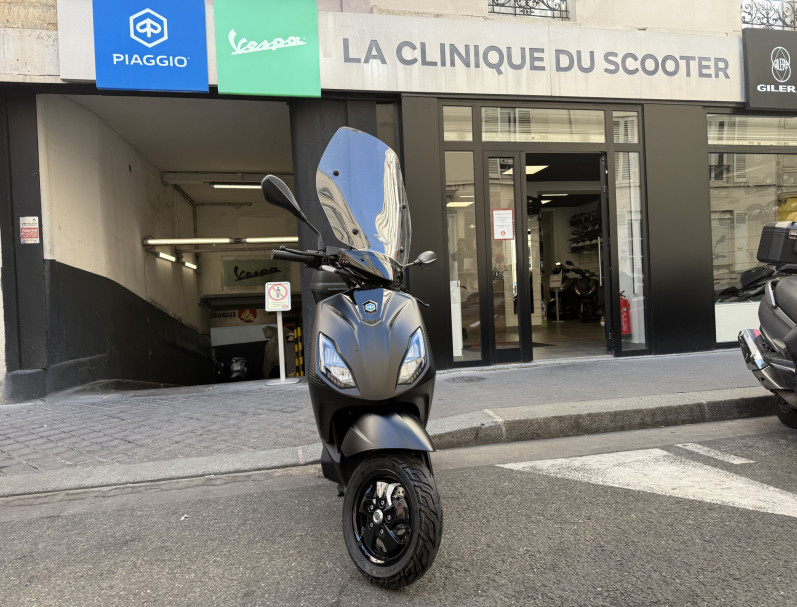 PIAGGIO 1 + 45 CC GARANTIE 6 MOIS NOIR MAT BON ETAT CRI