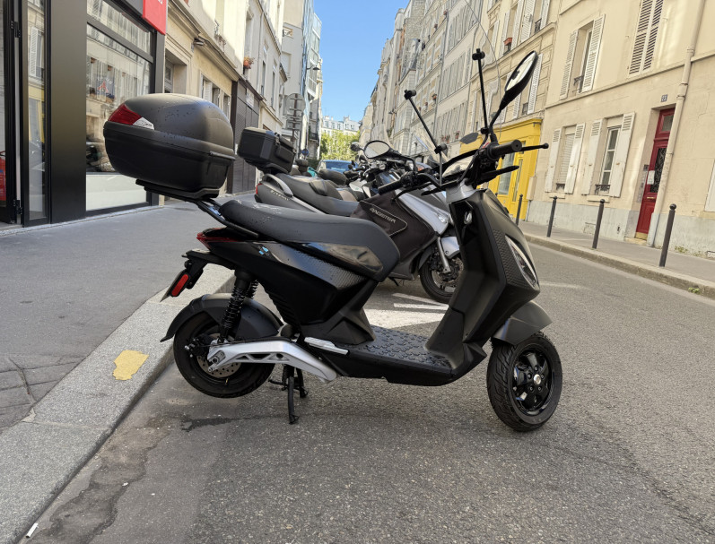 PIAGGIO 1 + 45 CC GARANTIE 6 MOIS NOIR MAT BON ETAT CRI