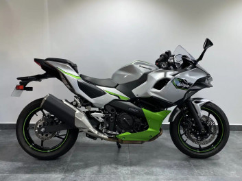 KAWASAKI Ninja 7 Hybrid