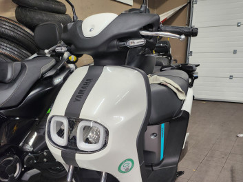 YAMAHA NEO