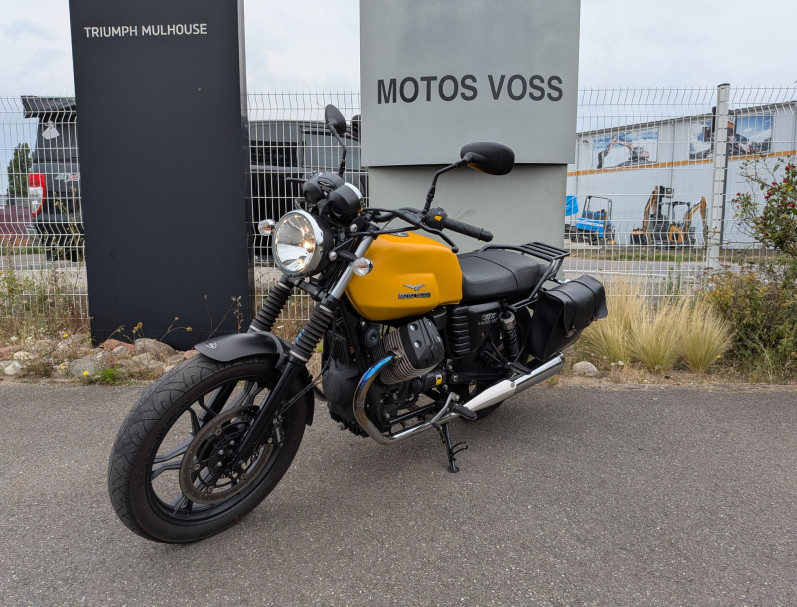 MOTO GUZZI V7 II STONE 1ERE MAIN