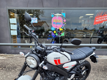 YAMAHA XSR 125