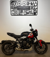 TRIUMPH TRIDENT 660