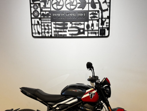 TRIUMPH TRIDENT 660