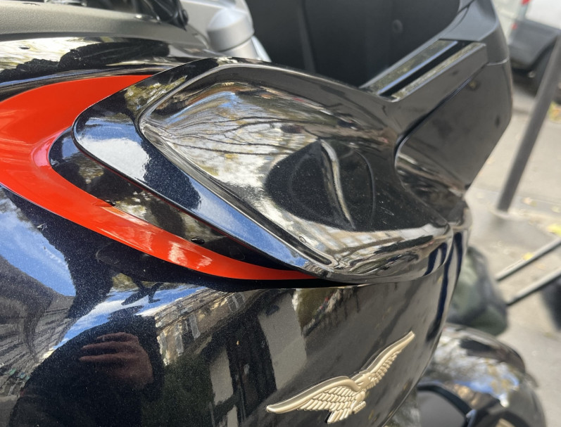 MOTO GUZZI V100  MANDELLO NOIR - 1ER MAIN 