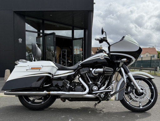 HARLEY-DAVIDSON TOURING ROAD GLIDE 1800 CVO