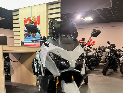 YAMAHA XP T-MAX 560 TECH MAX CERAMIC GREY 2025