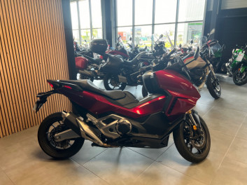 HONDA Forza 750