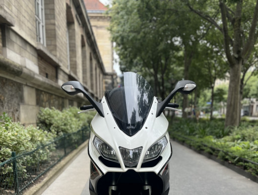 APRILIA SRV 850 ABS 15 736 KMS TRES BON ETAT GARANTIE 6 MOIS LIVRAISON DANS TOUTE LA FRANCE