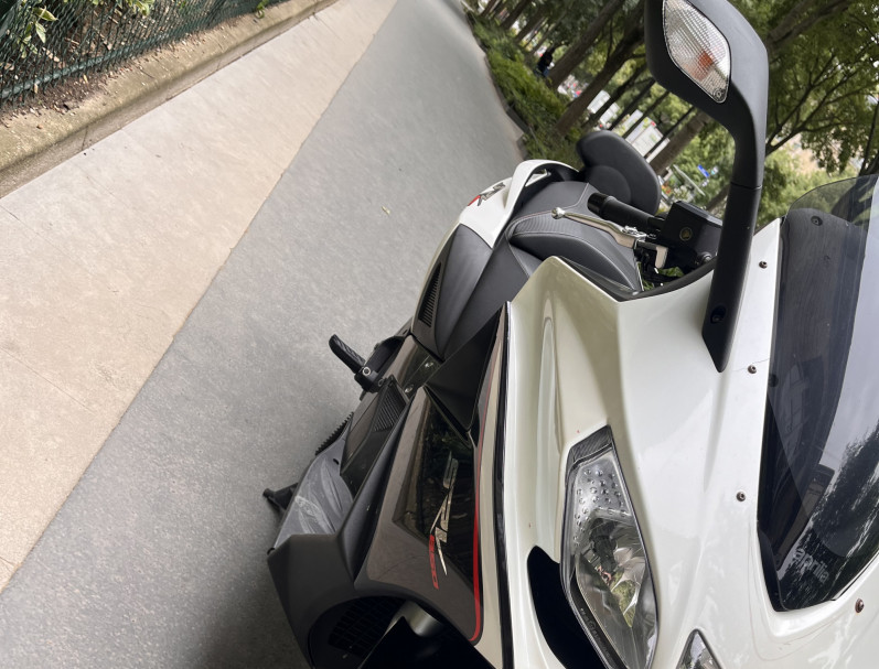 APRILIA SRV 850 ABS 15 736 KMS TRES BON ETAT GARANTIE 6 MOIS LIVRAISON DANS TOUTE LA FRANCE