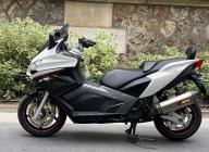APRILIA SRV 850 ABS 15 736 KMS TRES BON ETAT GARANTIE 6 MOIS LIVRAISON DANS TOUTE LA FRANCE