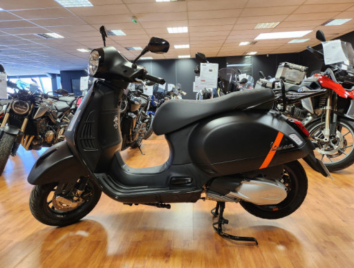 VESPA GTS 300 SUPERSPORT