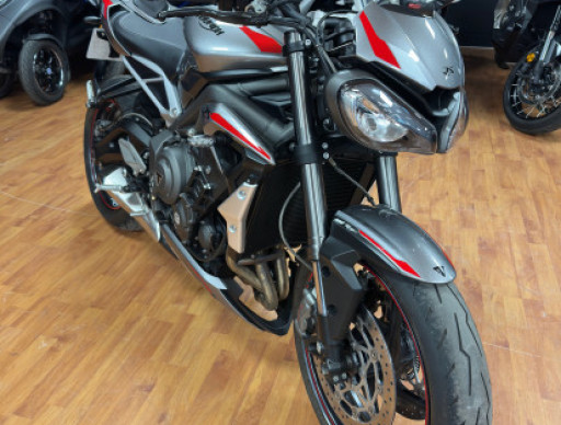 TRIUMPH STREET TRIPLE 765 RS
