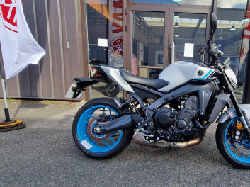 YAMAHA MT-09