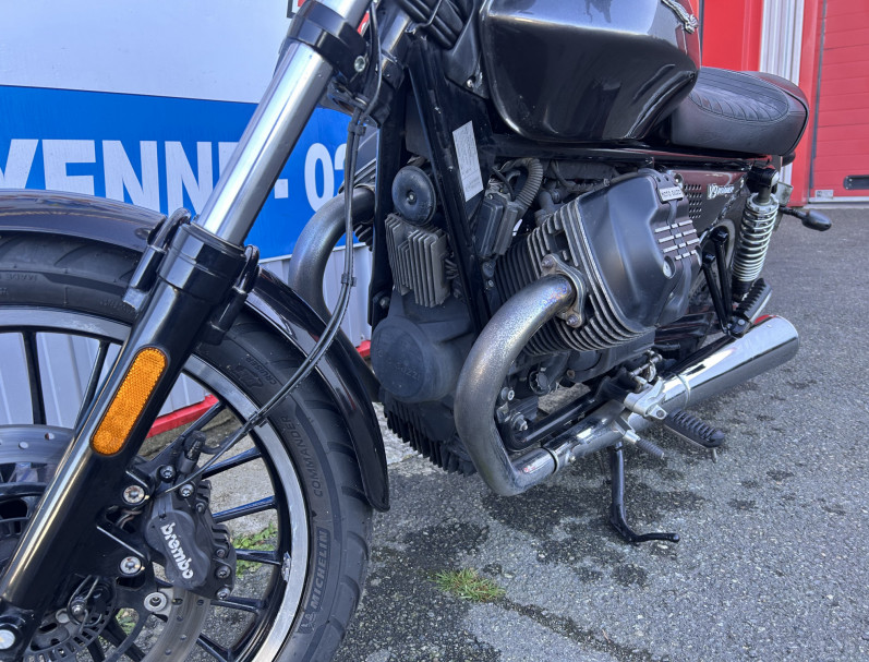 MOTO GUZZI V9 ROAMER