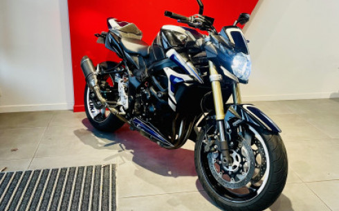 SUZUKI GSR 750 GSR750 PEINTURE PERSO