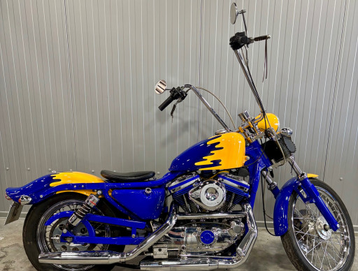 HARLEY-DAVIDSON SPORTSTER 883