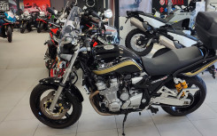 YAMAHA XJR 1300