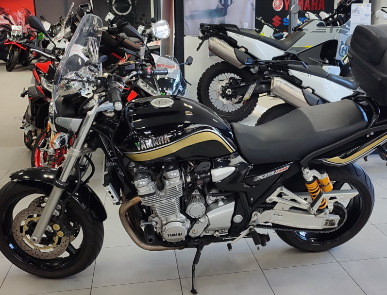 YAMAHA XJR 1300
