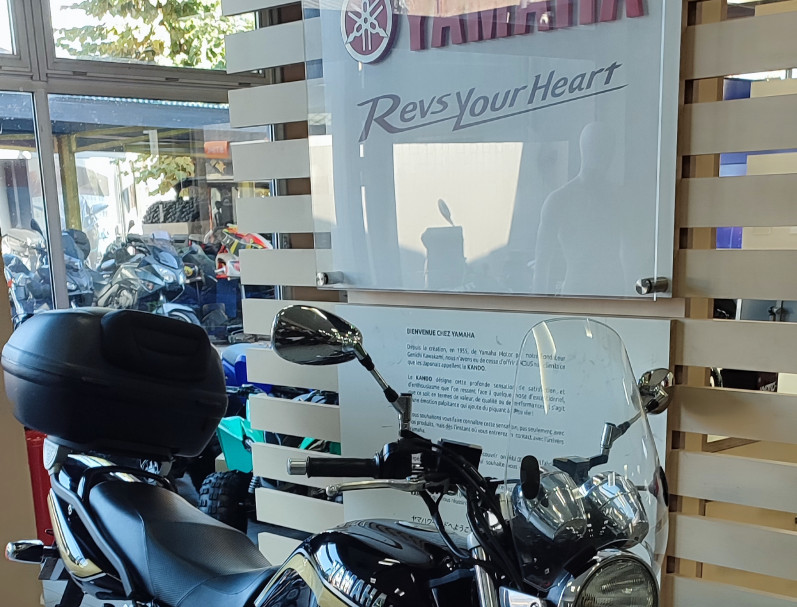 YAMAHA XJR 1300