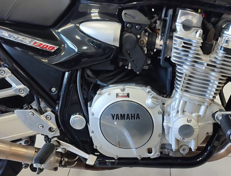 YAMAHA XJR 1300